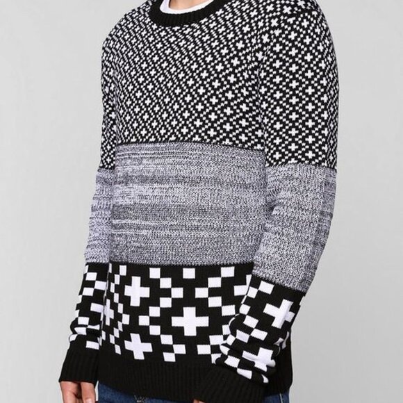 Narrows Cross Intarsia Unisex Cotton Blend B & W Pullover Sweater - Picture 1 of 10